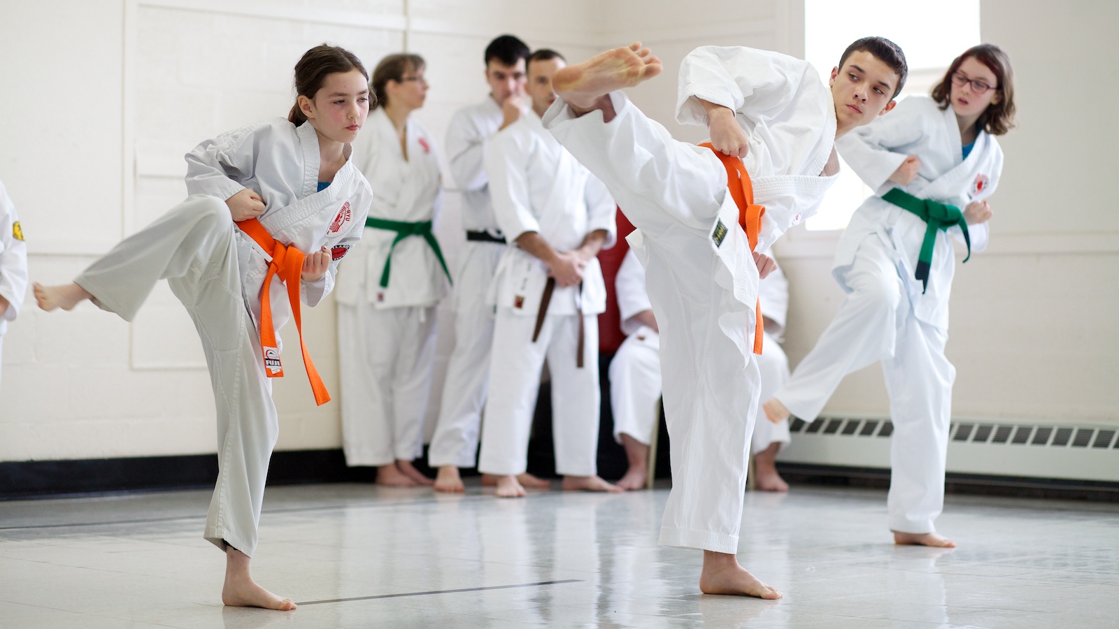 Karate lessons. Каратэ. Танец карате. Человек каратист. Занятия карате для детей.