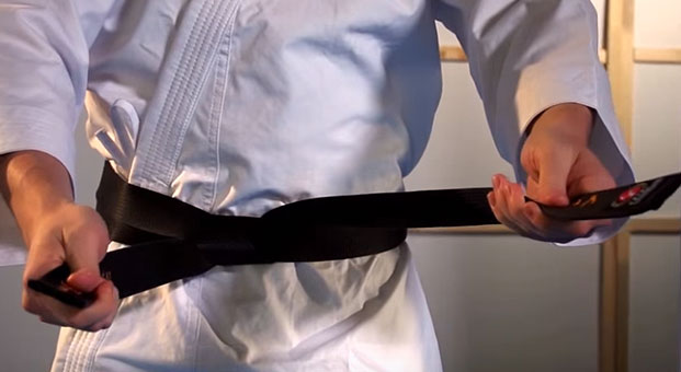 how_to_tie_karate_belt_step_5